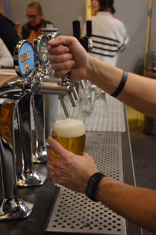 A Helles being tapped